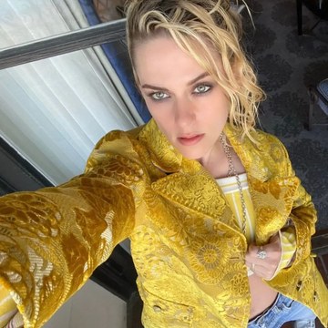 Kristen Stewart - Provocative and Androgynous Shoots in itslove_kristenstewart_2798551065168377557_19629764837.jpg - hidden celebrity photo